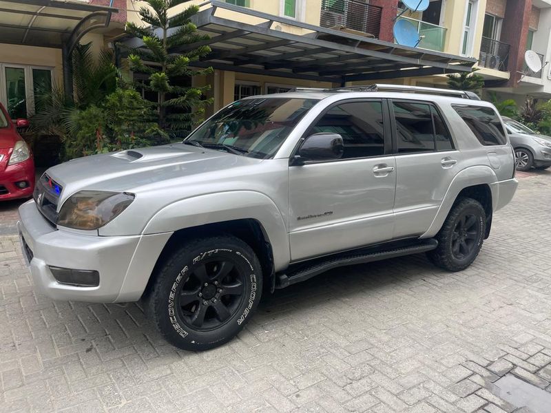 Main image of 2005 Toyota 4-Runner sport edition